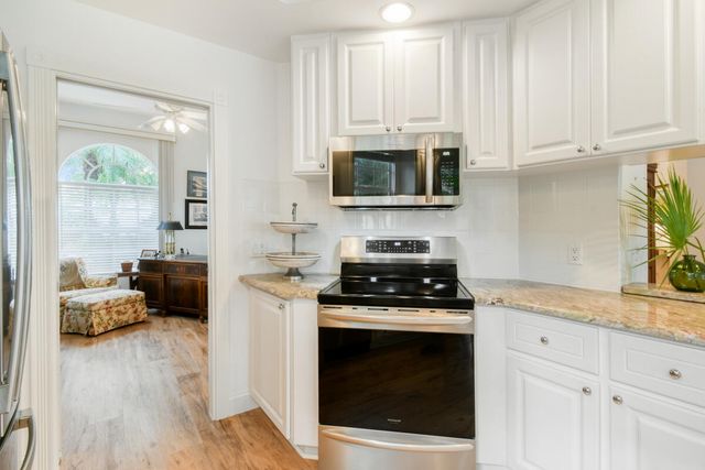 8297 SE Angelina Court, Hobe Sound, FL 33455