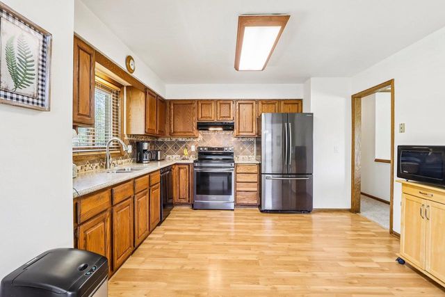 4431 Meadow Wood Circle, Deforest, WI 53532