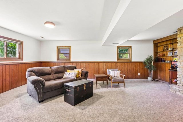 4431 Meadow Wood Circle, Deforest, WI 53532