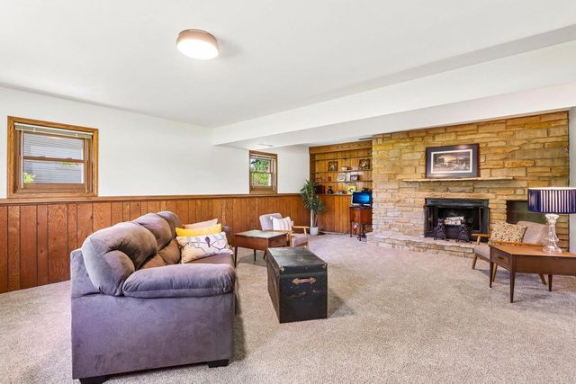 4431 Meadow Wood Circle, Deforest, WI 53532