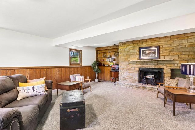 4431 Meadow Wood Circle, Deforest, WI 53532