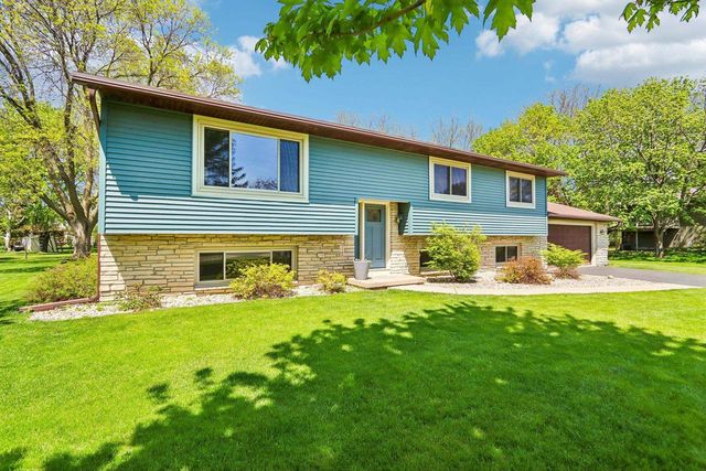 4431 Meadow Wood Circle, Deforest, WI 53532
