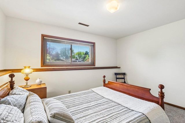 4431 Meadow Wood Circle, Deforest, WI 53532