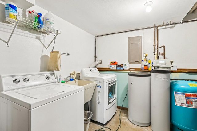 4431 Meadow Wood Circle, Deforest, WI 53532