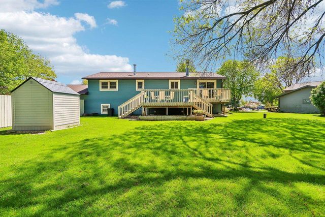 4431 Meadow Wood Circle, Deforest, WI 53532