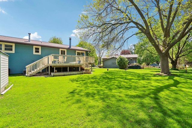 4431 Meadow Wood Circle, Deforest, WI 53532