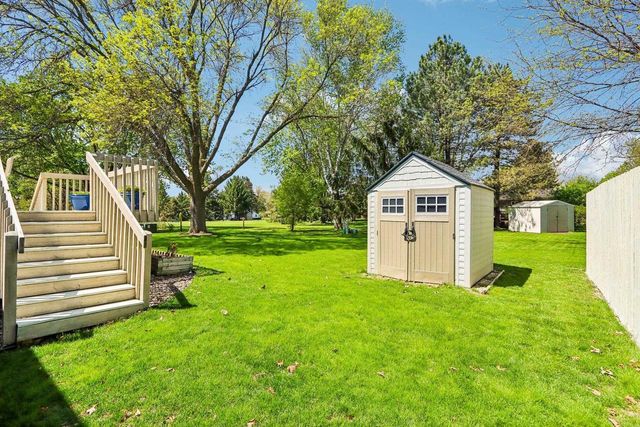 4431 Meadow Wood Circle, Deforest, WI 53532