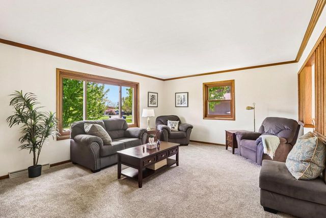 4431 Meadow Wood Circle, Deforest, WI 53532