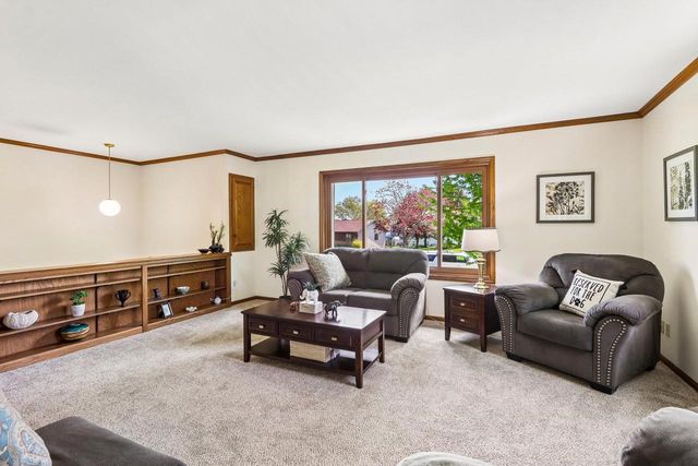 4431 Meadow Wood Circle, Deforest, WI 53532