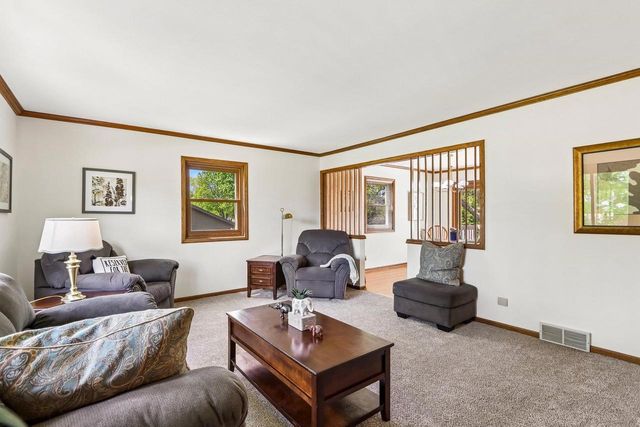 4431 Meadow Wood Circle, Deforest, WI 53532
