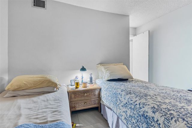 8220 SW 24th Street 4115, North Lauderdale, FL 33068