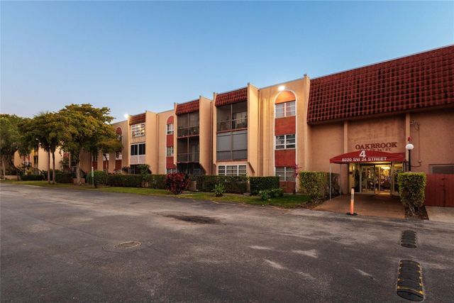 8220 SW 24th Street 4115, North Lauderdale, FL 33068