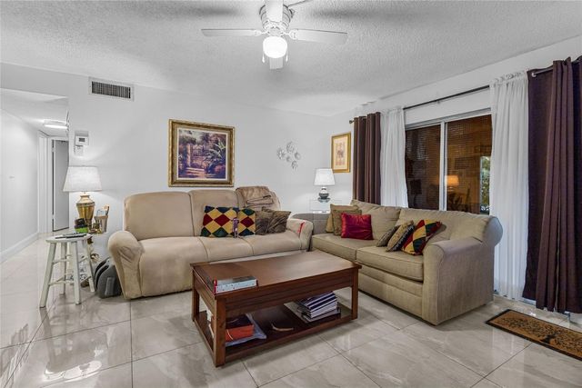 8220 SW 24th Street 4115, North Lauderdale, FL 33068