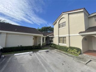 17270 NW 60th Ct, Hialeah, FL 33015