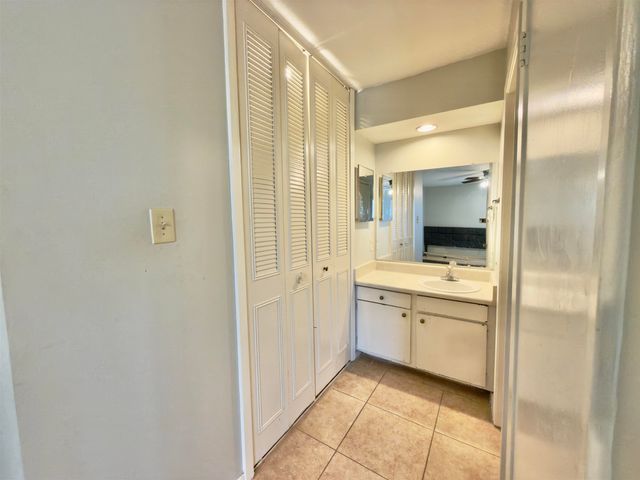 635 Patterson St Apt 4, Memphis, TN 38111