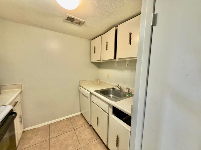 635 Patterson St Apt 4, Memphis, TN 38111