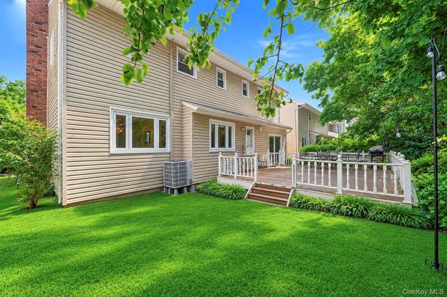 5 Cathy Lane, Great Neck, NY 11024