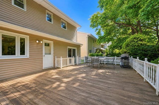 5 Cathy Lane, Great Neck, NY 11024