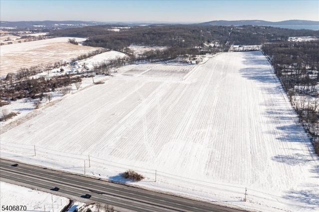 65 Valley Crest Rd, Clinton Twp., NJ 08833