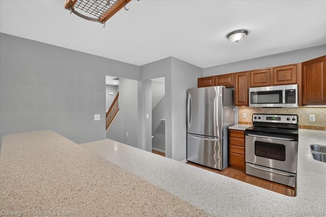 3813 Rochester Road, Royal Oak, MI 48073