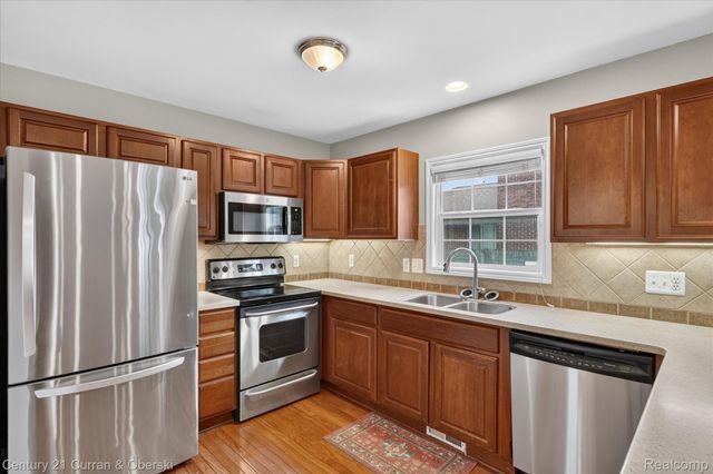 3813 Rochester Road, Royal Oak, MI 48073