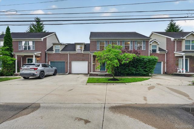 3813 Rochester Road, Royal Oak, MI 48073