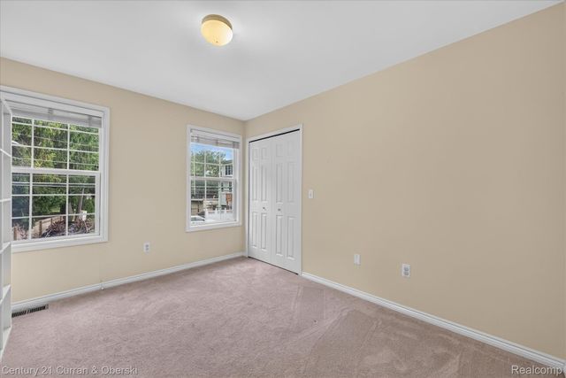 3813 Rochester Road, Royal Oak, MI 48073