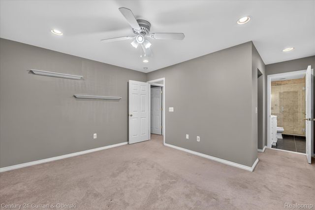 3813 Rochester Road, Royal Oak, MI 48073