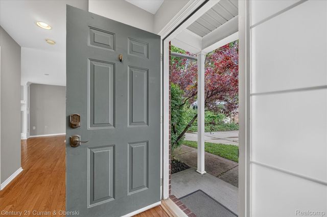 3813 Rochester Road, Royal Oak, MI 48073