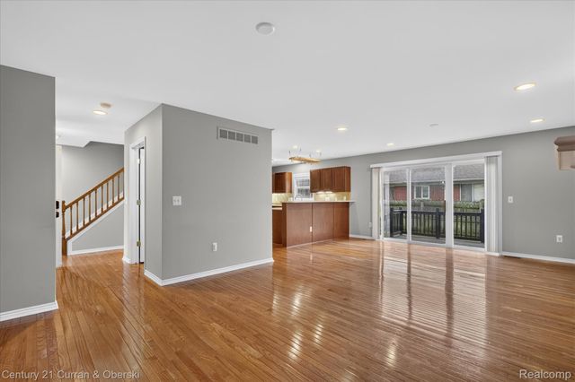 3813 Rochester Road, Royal Oak, MI 48073