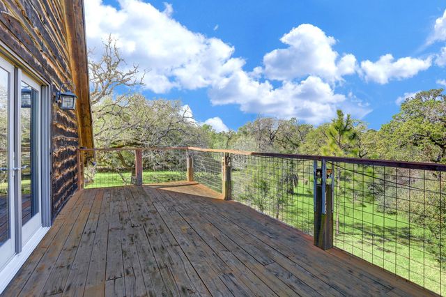353 Spanish Canyon Trail, West Point, TX 78963