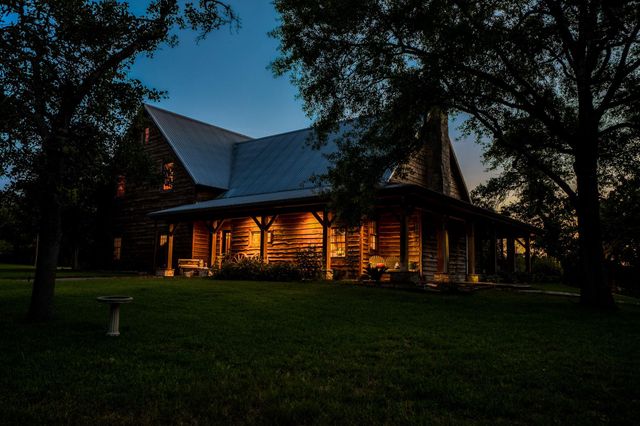 353 Spanish Canyon Trail, West Point, TX 78963