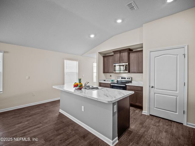 6512 BUCKING BRONCO Drive, Jacksonville, FL 32234