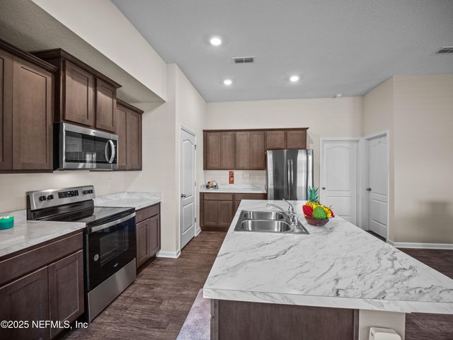 6512 BUCKING BRONCO Drive, Jacksonville, FL 32234