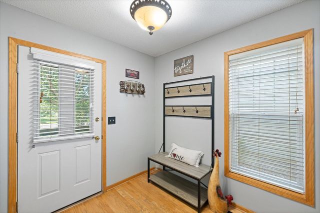 10154 Country Club Curve, Woodbury, MN 55129