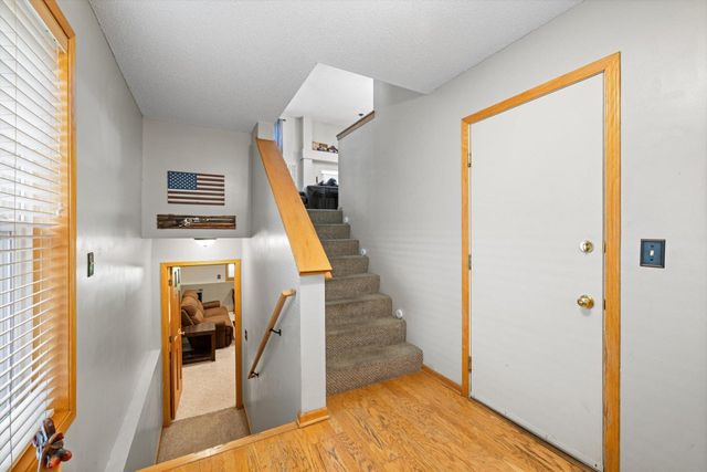 10154 Country Club Curve, Woodbury, MN 55129