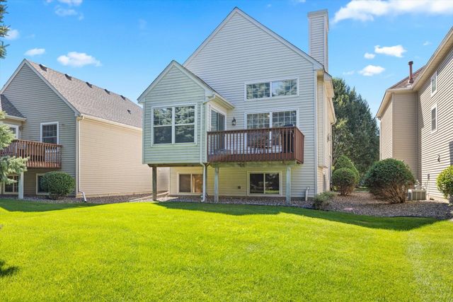 10154 Country Club Curve, Woodbury, MN 55129