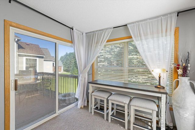 10154 Country Club Curve, Woodbury, MN 55129