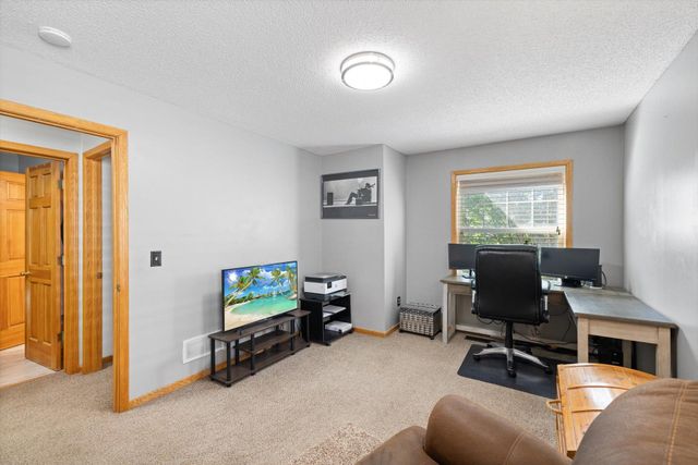 10154 Country Club Curve, Woodbury, MN 55129
