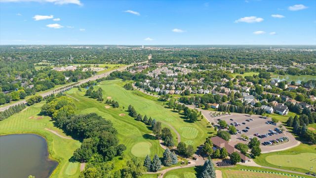 10154 Country Club Curve, Woodbury, MN 55129