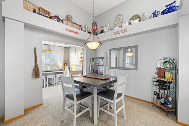 10154 Country Club Curve, Woodbury, MN 55129