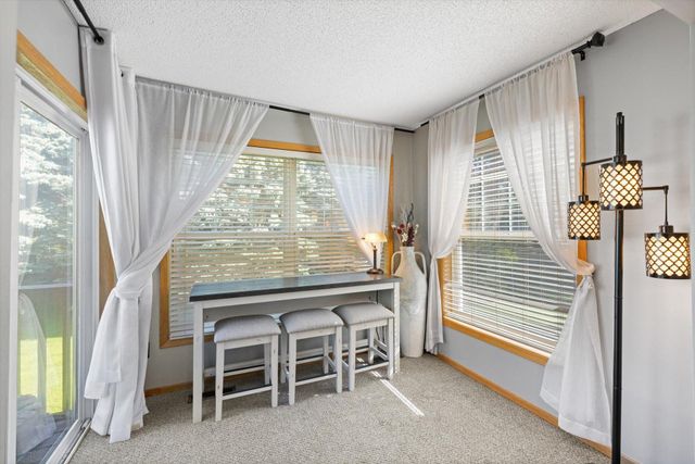 10154 Country Club Curve, Woodbury, MN 55129