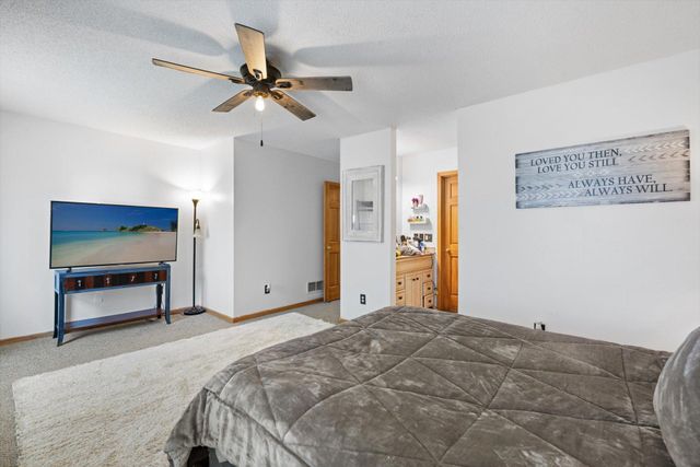 10154 Country Club Curve, Woodbury, MN 55129