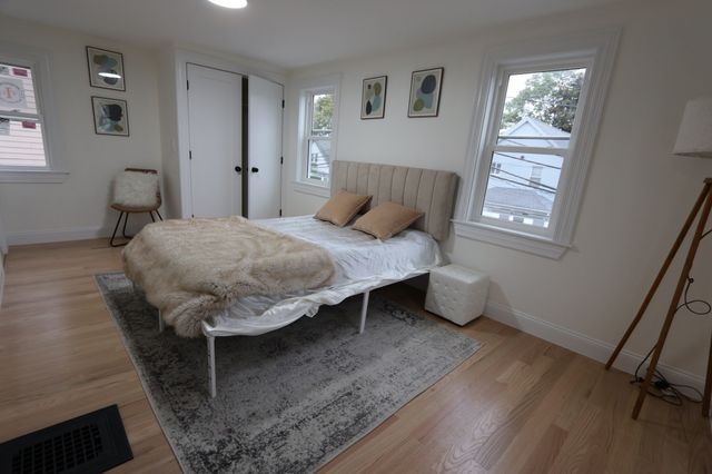 8 Curve St, Newton, MA 02465
