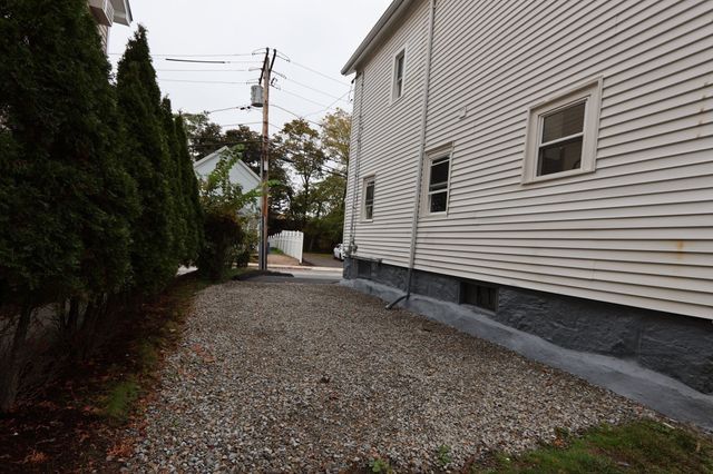 8 Curve St, Newton, MA 02465