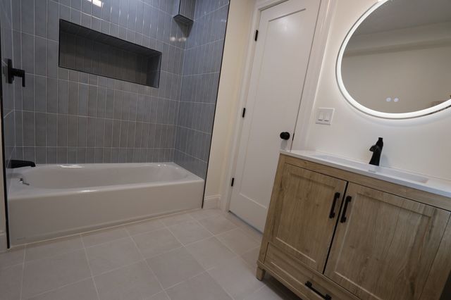 8 Curve St, Newton, MA 02465