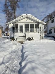 1402 Floral Avenue, Jackson City, MI 49202