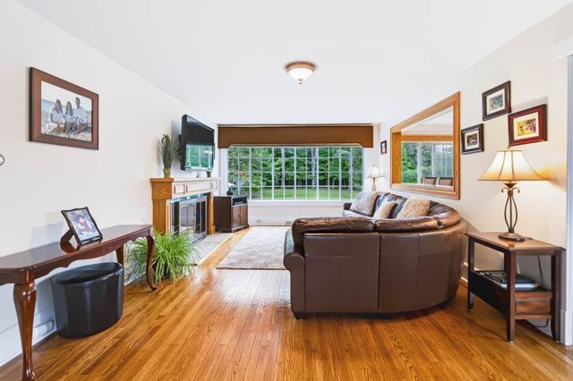 32 East Street, Southampton, MA 01073