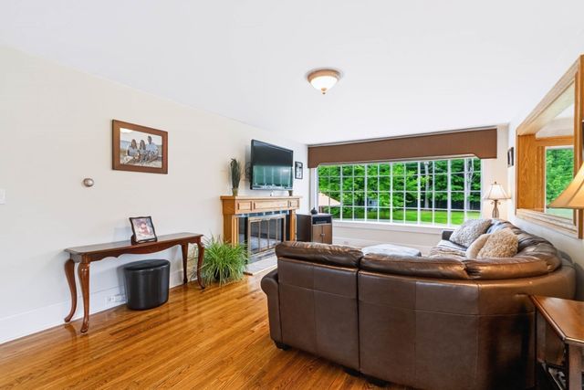 32 East Street, Southampton, MA 01073