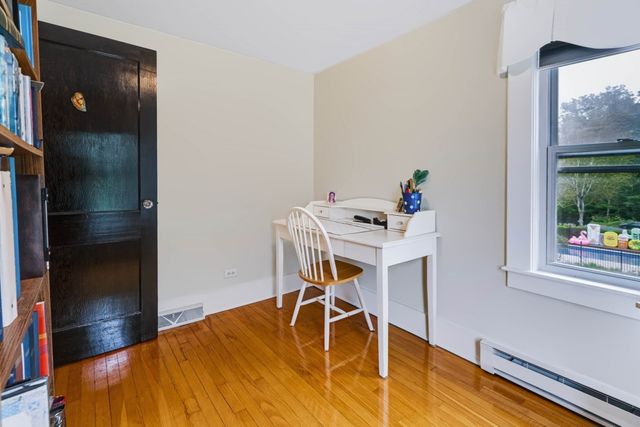 32 East Street, Southampton, MA 01073